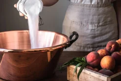 Bassine à confiture De Buyer en cuivre lisse et anses en fonte