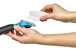 Brosse à vaisselle Oxo distributrice de savon