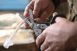 Ciseaux multifonction Leatherman Raptor Rescue 831742 6 fonctions + étui