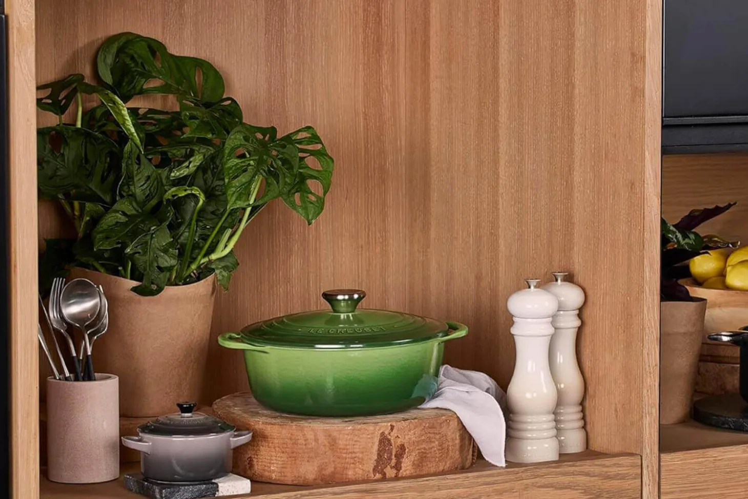 Cocotte ovale en fonte émaillée Le Creuset Signature 29cm Bambou