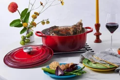 Cocotte ovale en fonte émaillée Le Creuset Signature 33cm Cerise