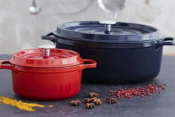 Cocotte ovale Invicta en fonte émaillée noire 35cm