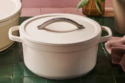 Cocotte ronde Beka Plume en aluminium 24cm - Beige