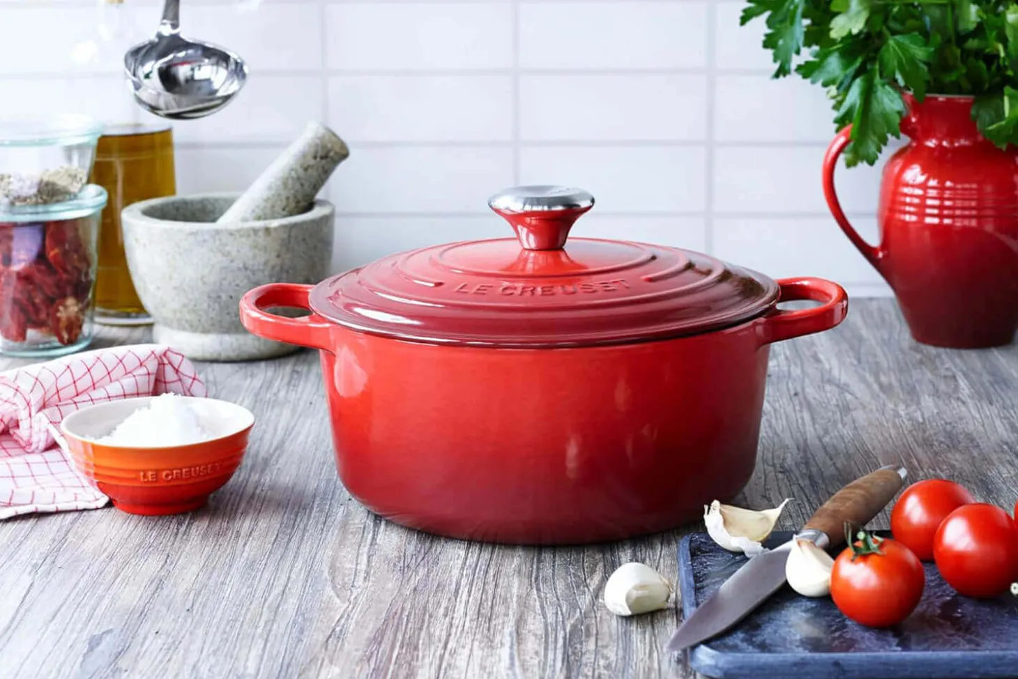 Cocotte ronde en fonte émaillée Le Creuset Signature 28cm Cerise