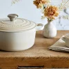 Cocotte ronde en fonte émaillée Le Creuset Signature 24cm Meringue