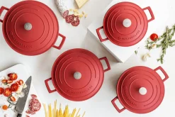 Cocotte ronde MasterClass compatible induction en fonte d'aluminium rouge 5L