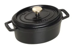 Cocotte Staub ovale en fonte émaillée noir mat