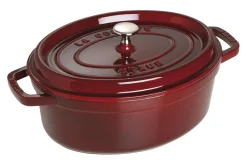 Cocotte Staub ovale en fonte émaillée grenadine