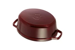 Cocotte Staub ovale en fonte émaillée grenadine