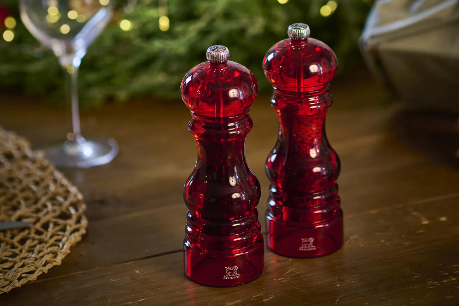 Coffret cadeau 2 moulins Peugeot Podium en acrylique rouge 18cm