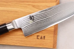 Coffret 1 couteau santoku Kai Shun Classic 18cm + 1 planche en bois KAI offerte