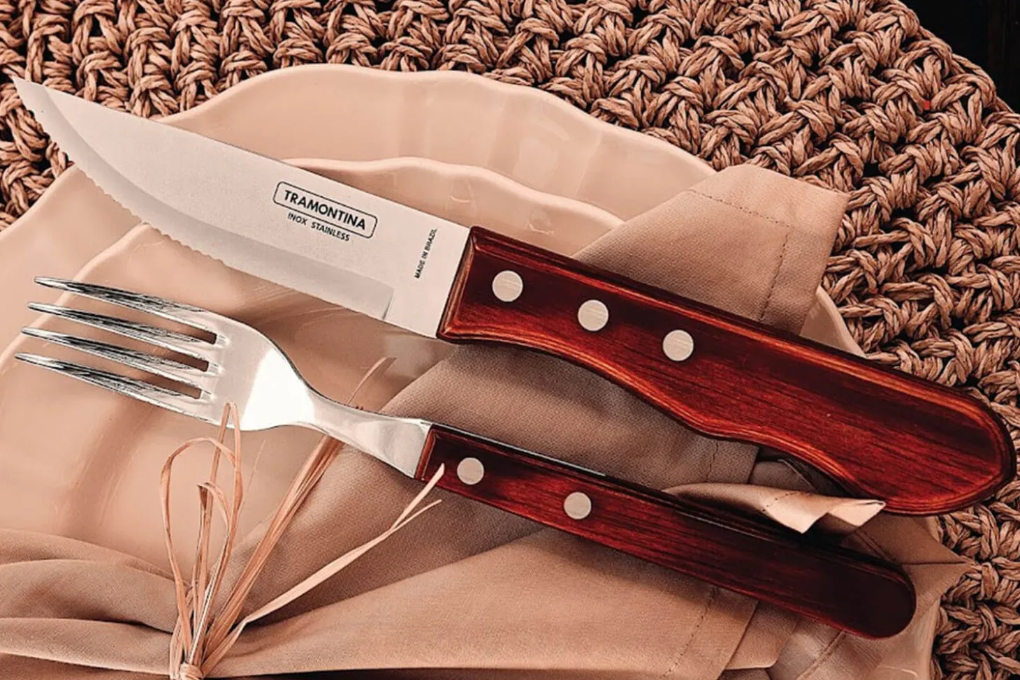 Coffret de 4 couteaux à steak Tramontina Jumbo coloris rouge