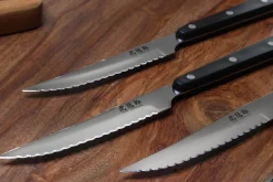 Coffret de table Wusaki 4 couteaux à steak 11cm