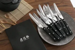 Coffret de table Wusaki 2 couteaux à steak à bout rond + 2 fourchettes
