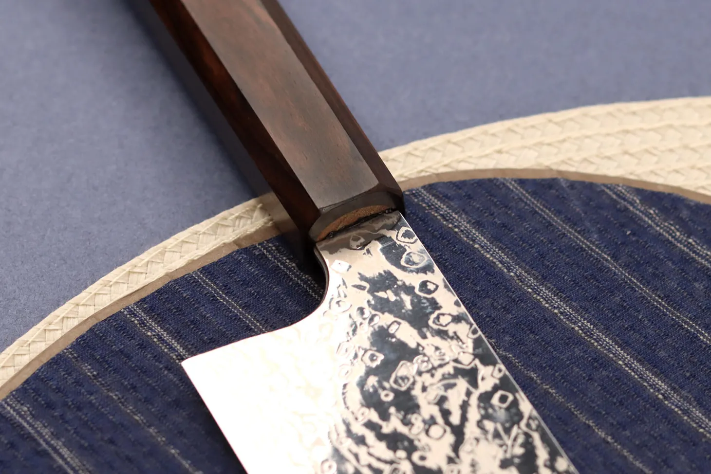 Couteau bunka 16,5cm japonais artisanal Hatsukokoro Ginga ATS-34 Damas ébène