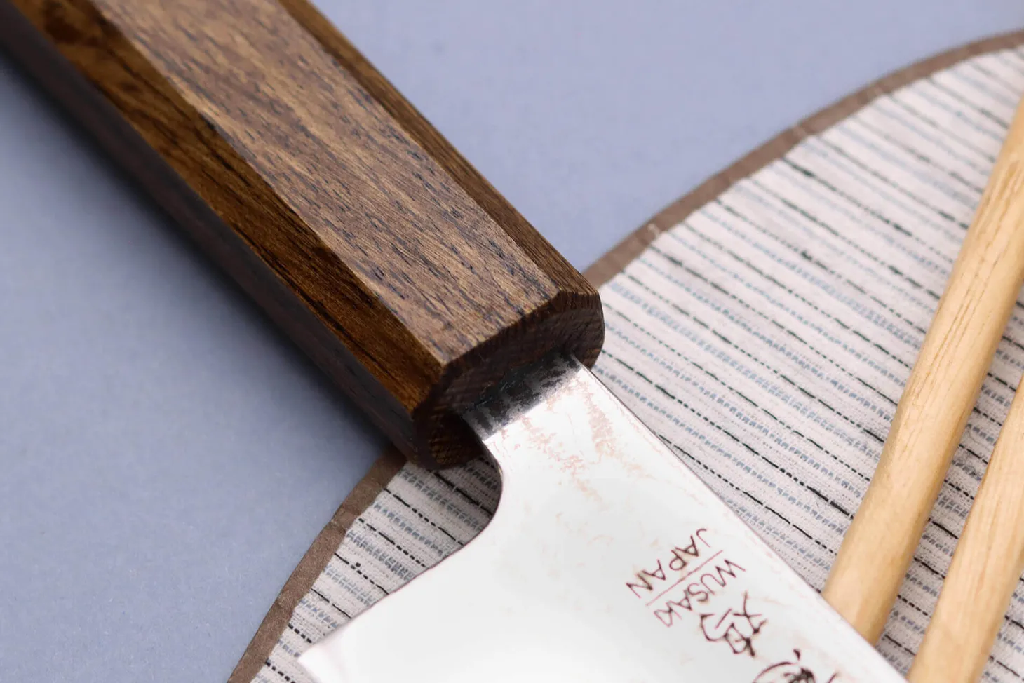 Couteau bunka japonais artisanal Wusaki Unagi AUS10 damas 17,5cm manche chêne