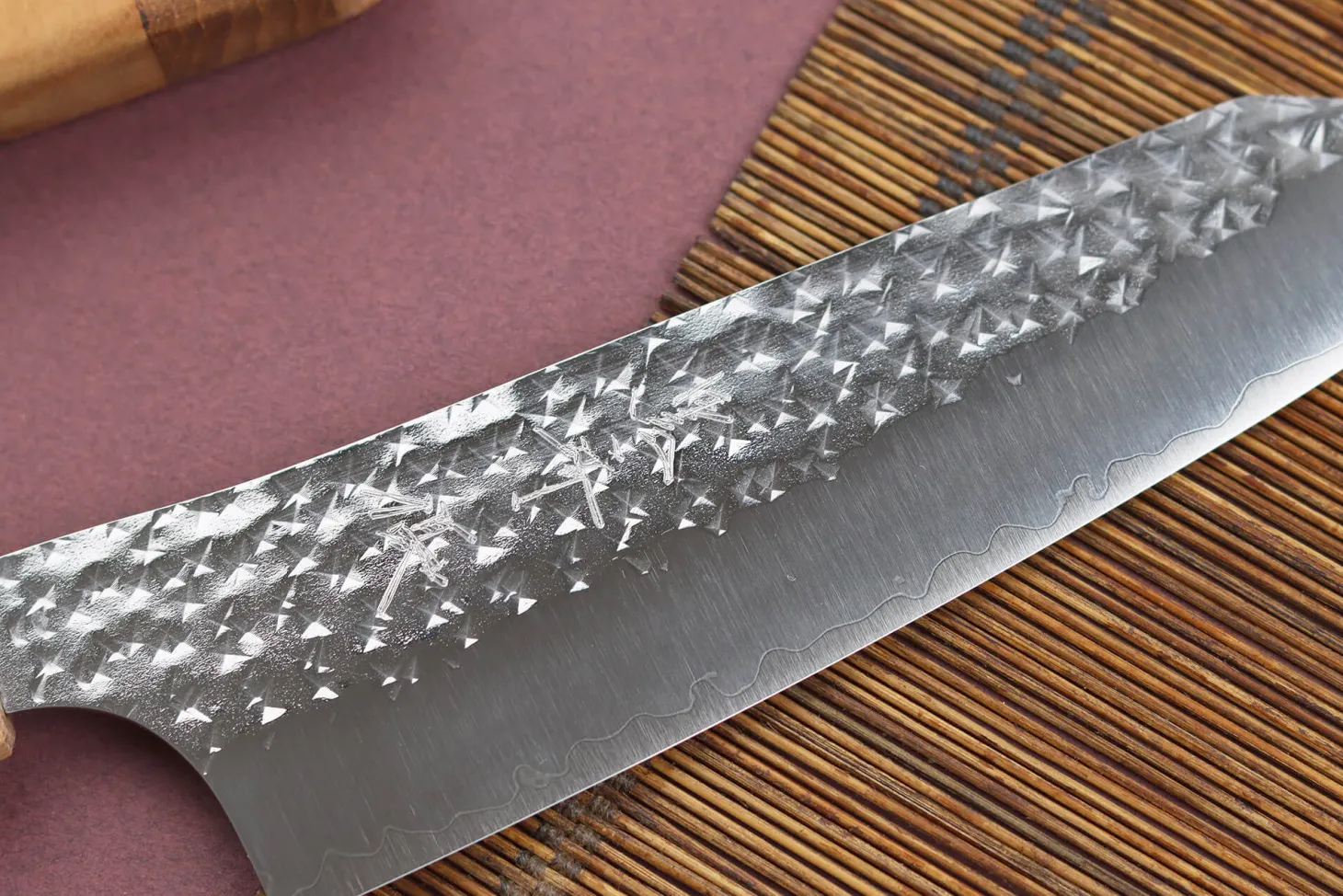 Couteau bunka japonais artisanal martelé Yu Kurosaki senko 16.5cm acier SG2