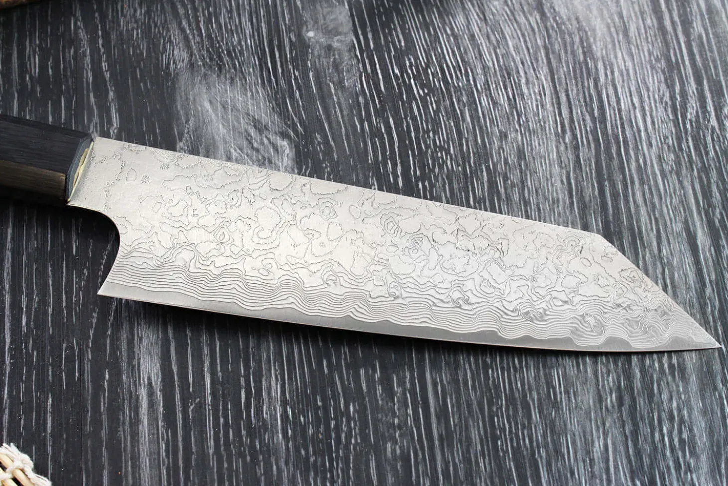 Couteau bunka japonais artisanal Takeshi Saji R2 Damas 18cm
