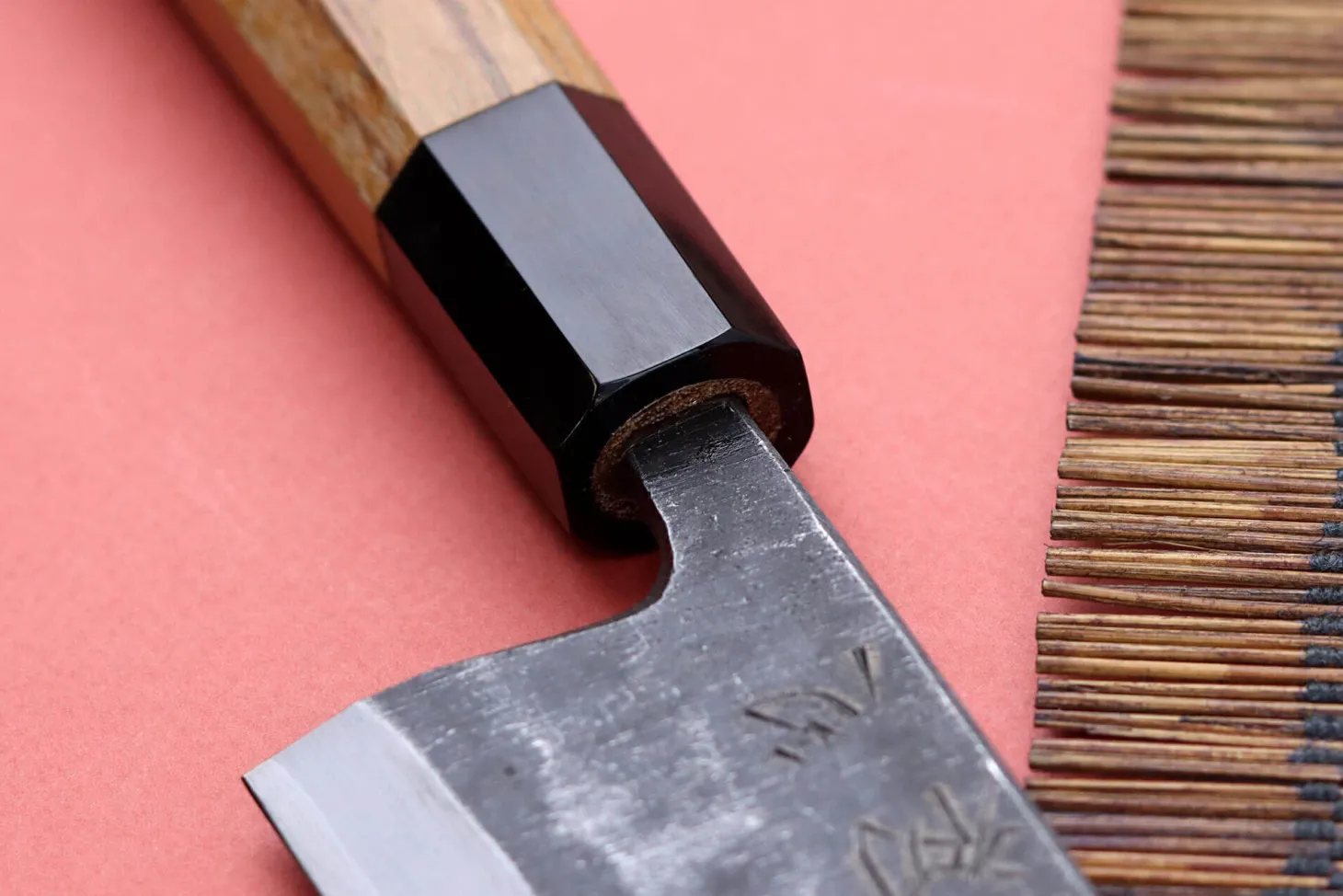 Couteau deba kiritsuke 15cm japonais artisanal Hatsukokoro Shirasagi manche en teck