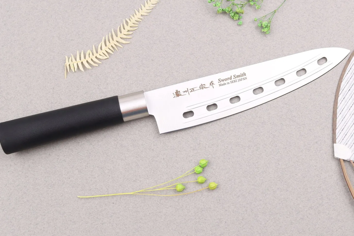 Couteau de chef ajouré 18cm japonais Satake Cutlery Traditional PP