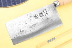 Couteau de chef chinois artisanal japonais 17cm Hatsukokoro Sentan Migaki en érable