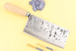 Couteau de chef chinois artisanal japonais 17cm Hatsukokoro Sentan Migaki en érable