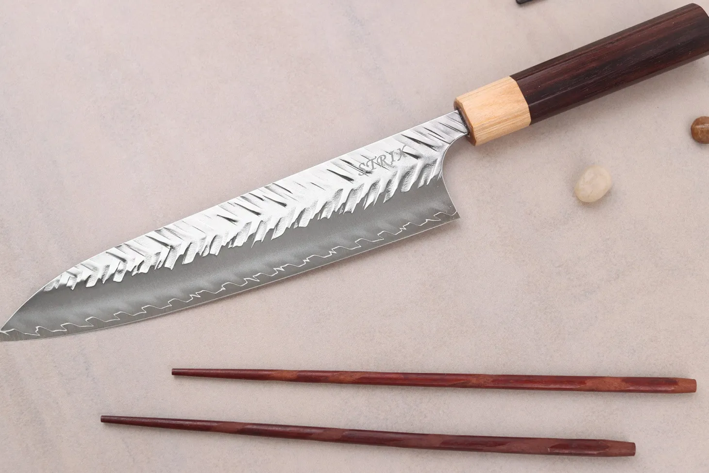 Couteau de chef 21cm japonais artisanal Yoshimi Kato SPG Strix V-Tsuchime