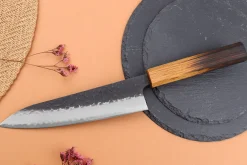 Couteau de chef 18cm japonais artisanal Yuzo Black AS chêne brûlé