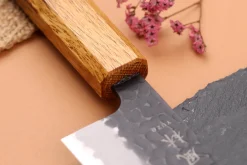 Couteau de chef 21cm japonais artisanal Yuzo Black AS chêne brûlé