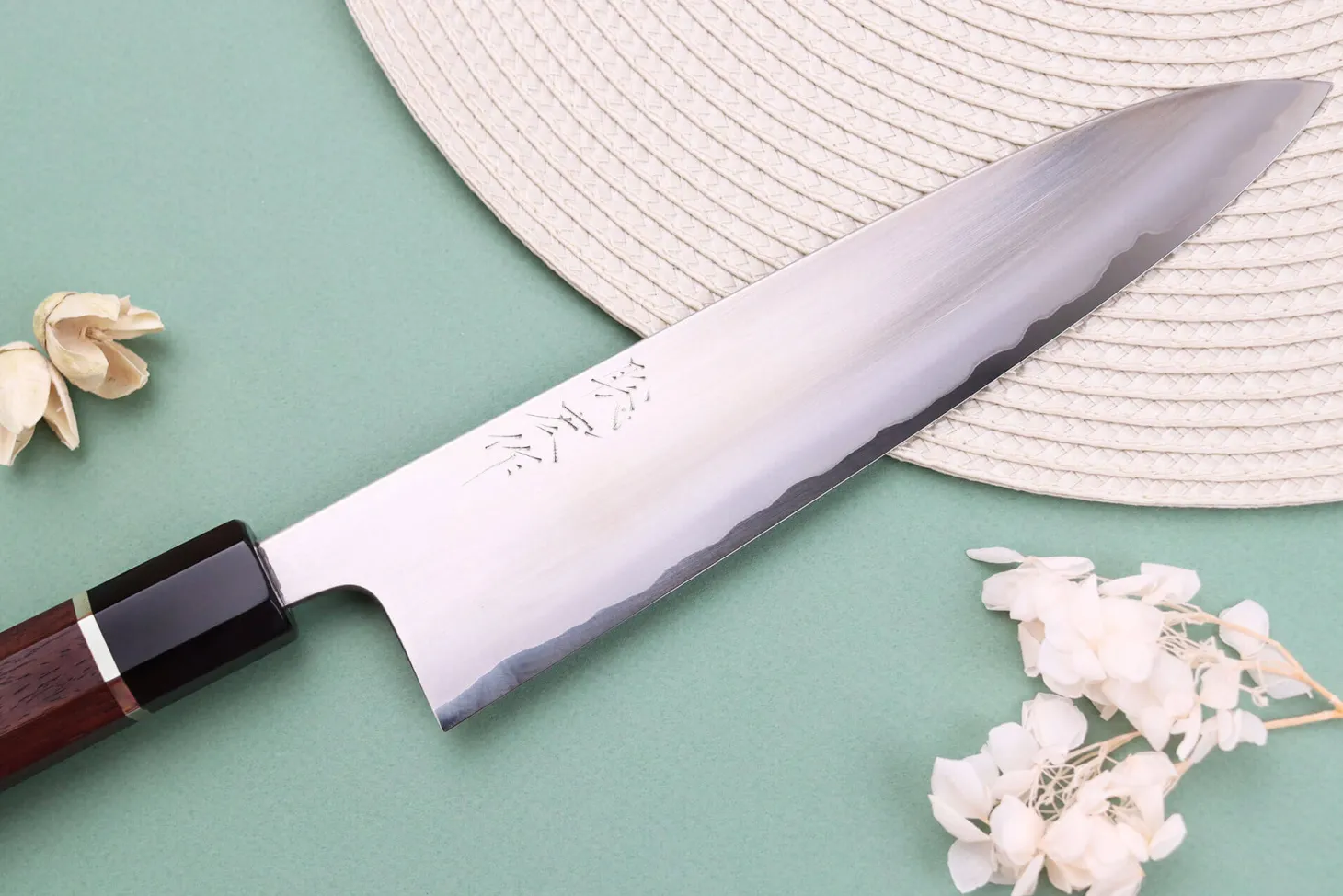 Couteau de chef 21cm japonais artisanal Toshihiro Wakui Shirogami 2 San Maï poli