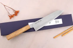 Couteau de chef 21cm japonais artisanal Sakai Kikumori TS10 en chêne