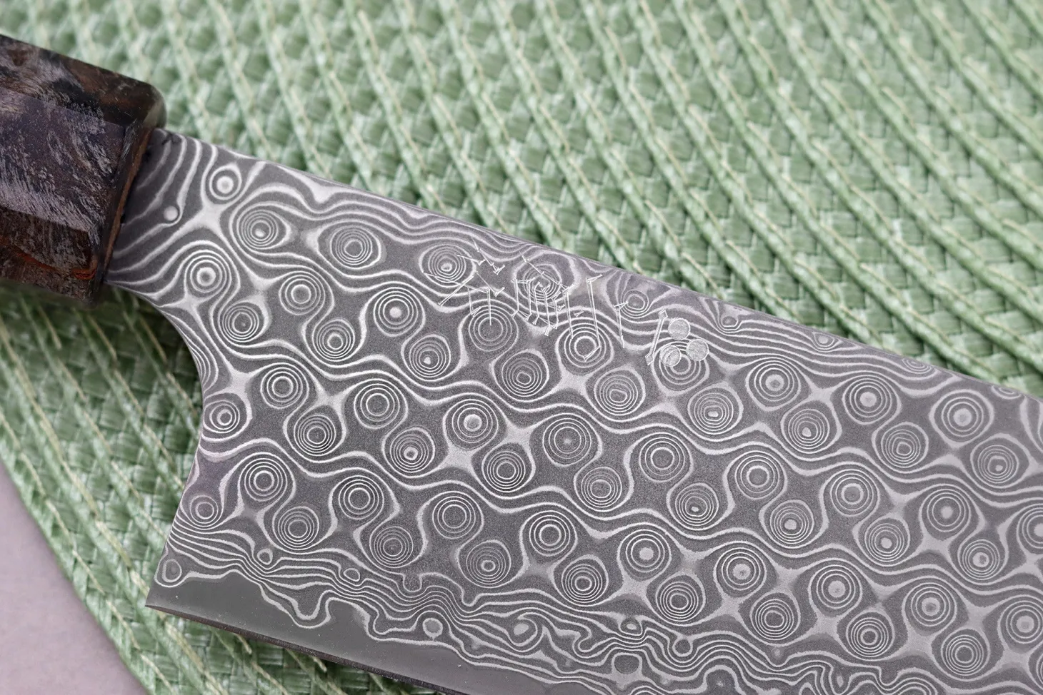 Couteau de chef 23cm japonais artisanal Nigara Hamono Anmon Damascus SG2