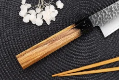 Couteau de chef 21cm japonais Sakai Takayuki Kashi Urushi VG10 damas