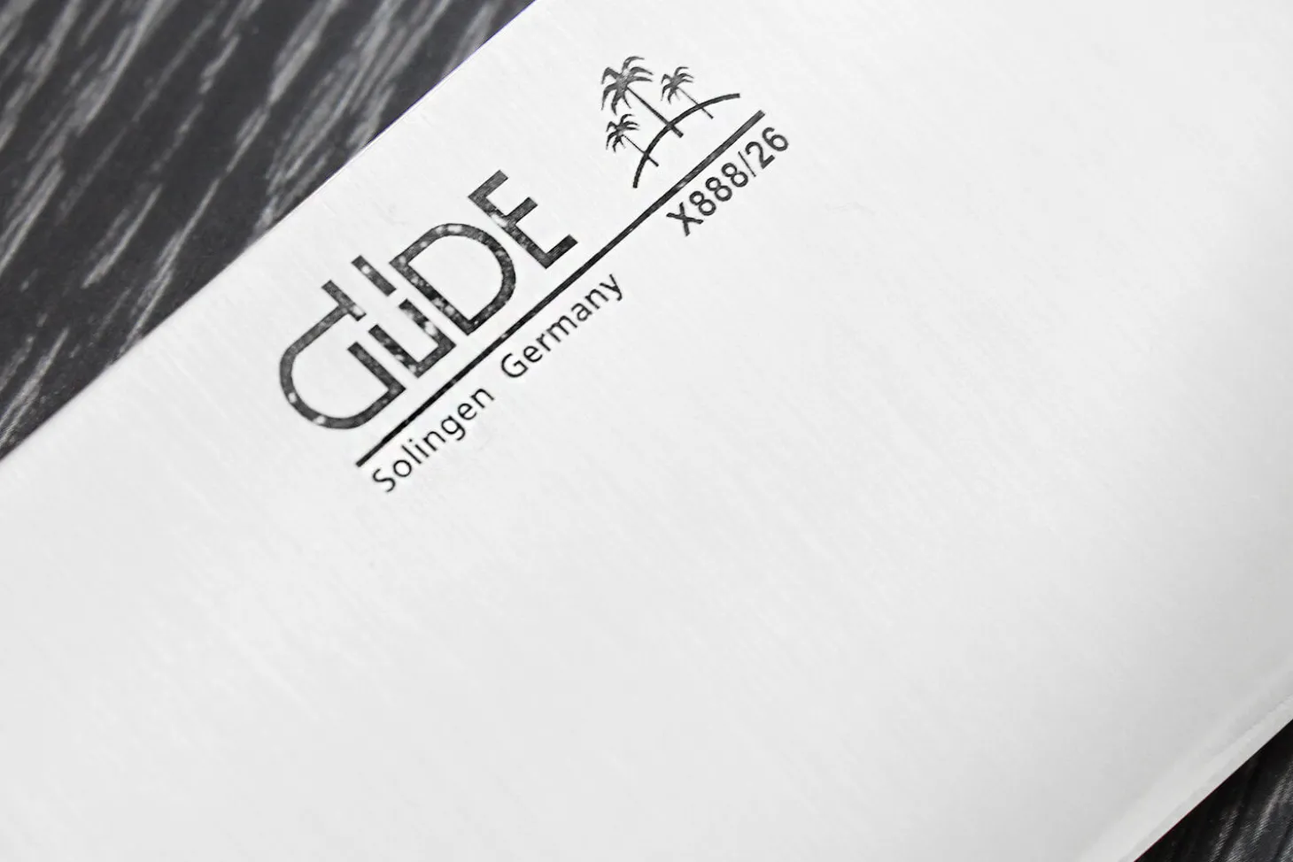 Couteau de chef Güde THE KNIFE 26cm unique et design manche olivier