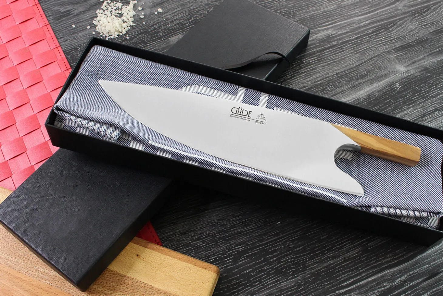 Couteau de chef Güde THE KNIFE 26cm unique et design manche olivier