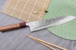 Couteau de chef japonais artisanal Yu Kurosaki Sasame acier cobalt 24cm