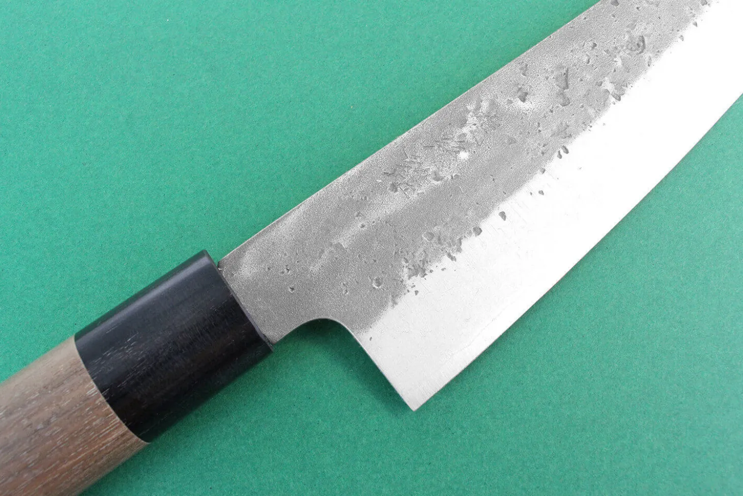 Couteau de chef japonais artisanal Wusaki Nakata BS2 21cm manche en noyer