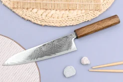 Couteau de chef japonais artisanal Wusaki Unagi AUS10 damas 18cm manche chêne