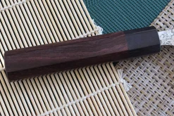 Couteau de chef japonais artisanal martelé Yu Kurosaki Shizuku 21cm acier SG2