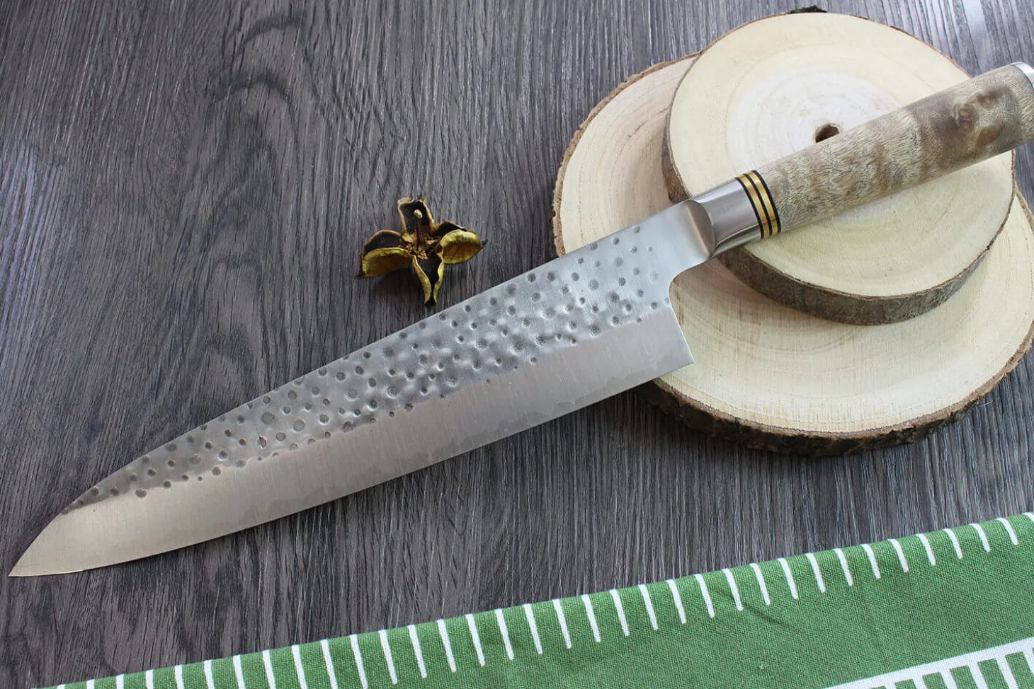 Couteau de chef japonais artisanal forgé Takeshi Saji R2 Tsuchime 24cm