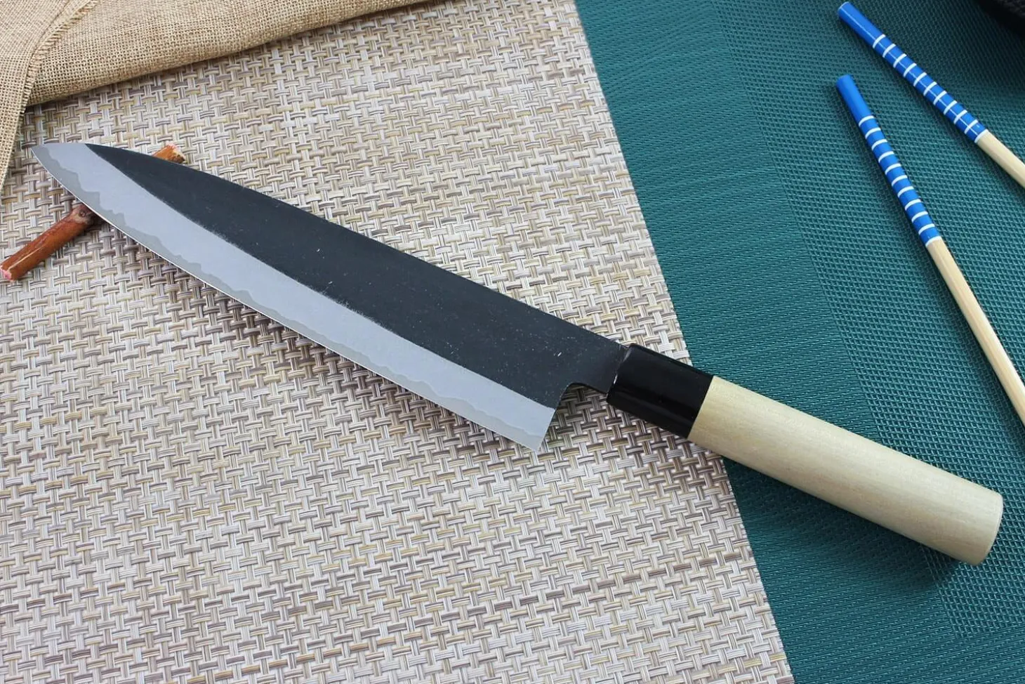 Couteau de chef japonais artisanal Yoshihiro White 2 steel 24cm