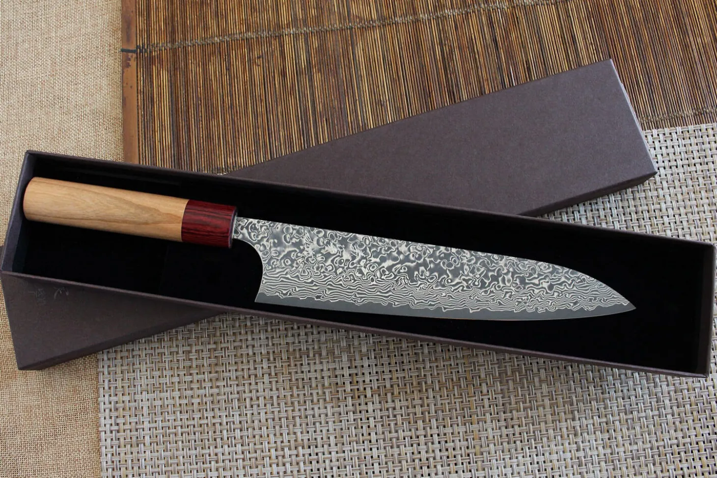 Couteau de chef japonais artisanal Yoshimi Kato 21cm VG10 Nickel Damascus cerisier