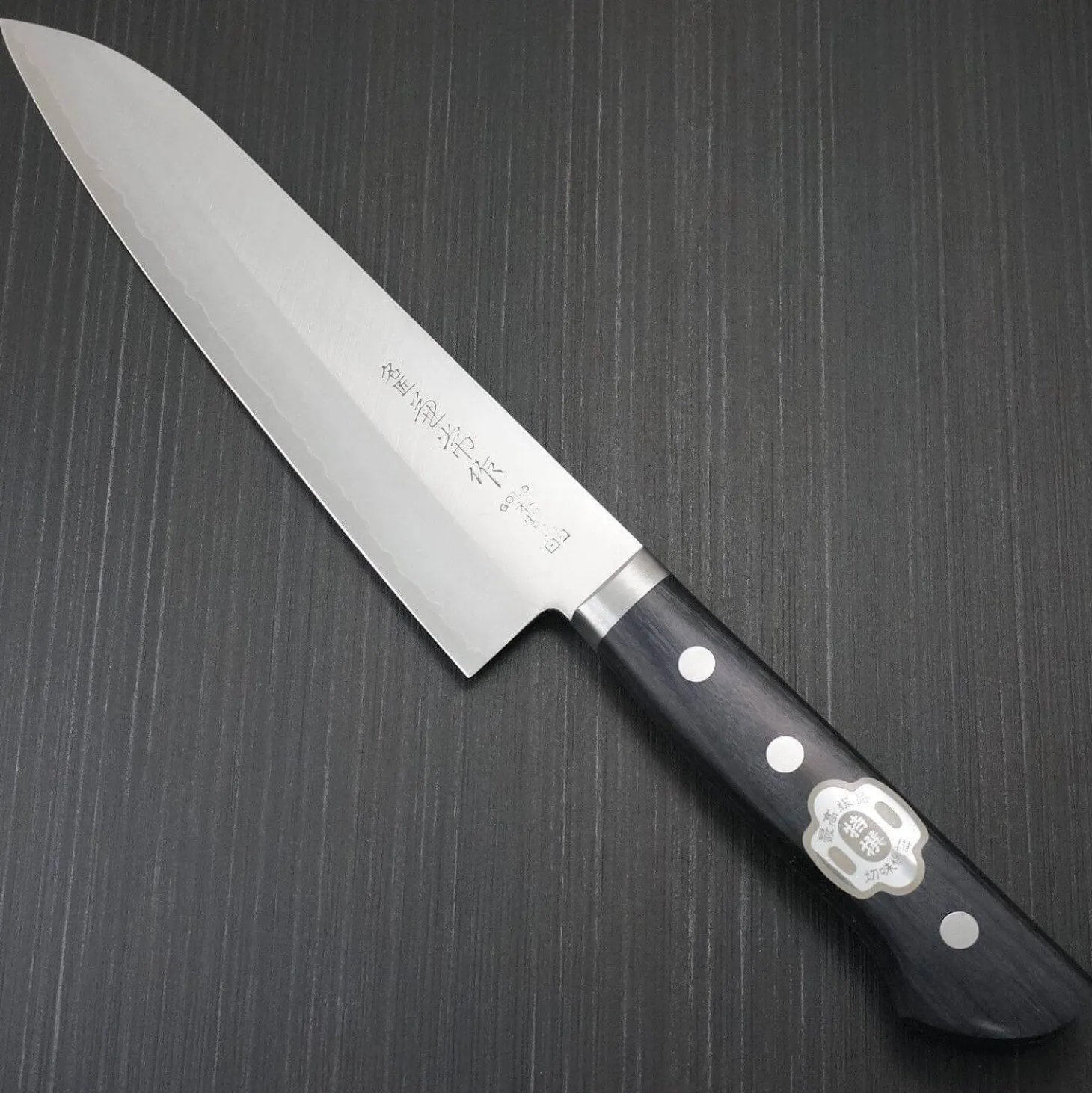 Couteau de chef japonais Japan Kanetsune 18cm acier VG10