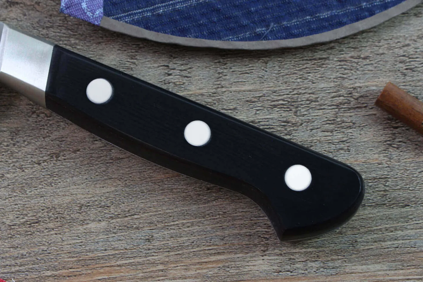 Couteau de chef japonais Misono UX10 alvéolé 18cm