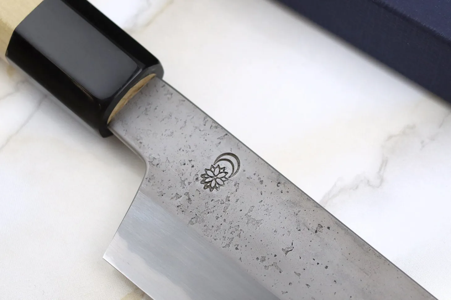 Couteau de chef kiritsuke 24cm japonais artisanal Sakai Kikumori Kikuzuki Rin