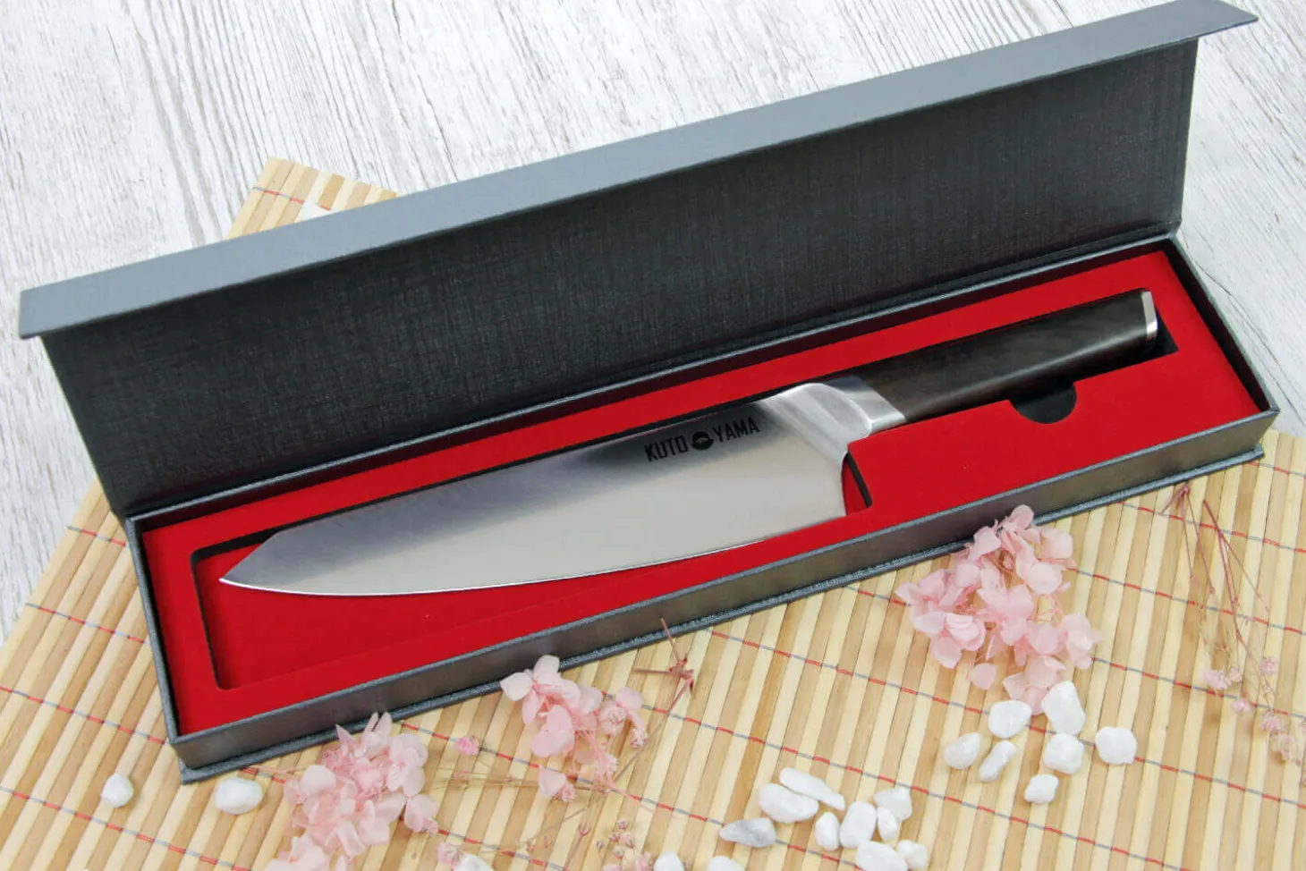 Couteau de chef Kutoyama lame 20cm et manche en bois d'ébène