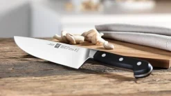 Couteau de chef Zwilling Pro lame large forgée 16cm