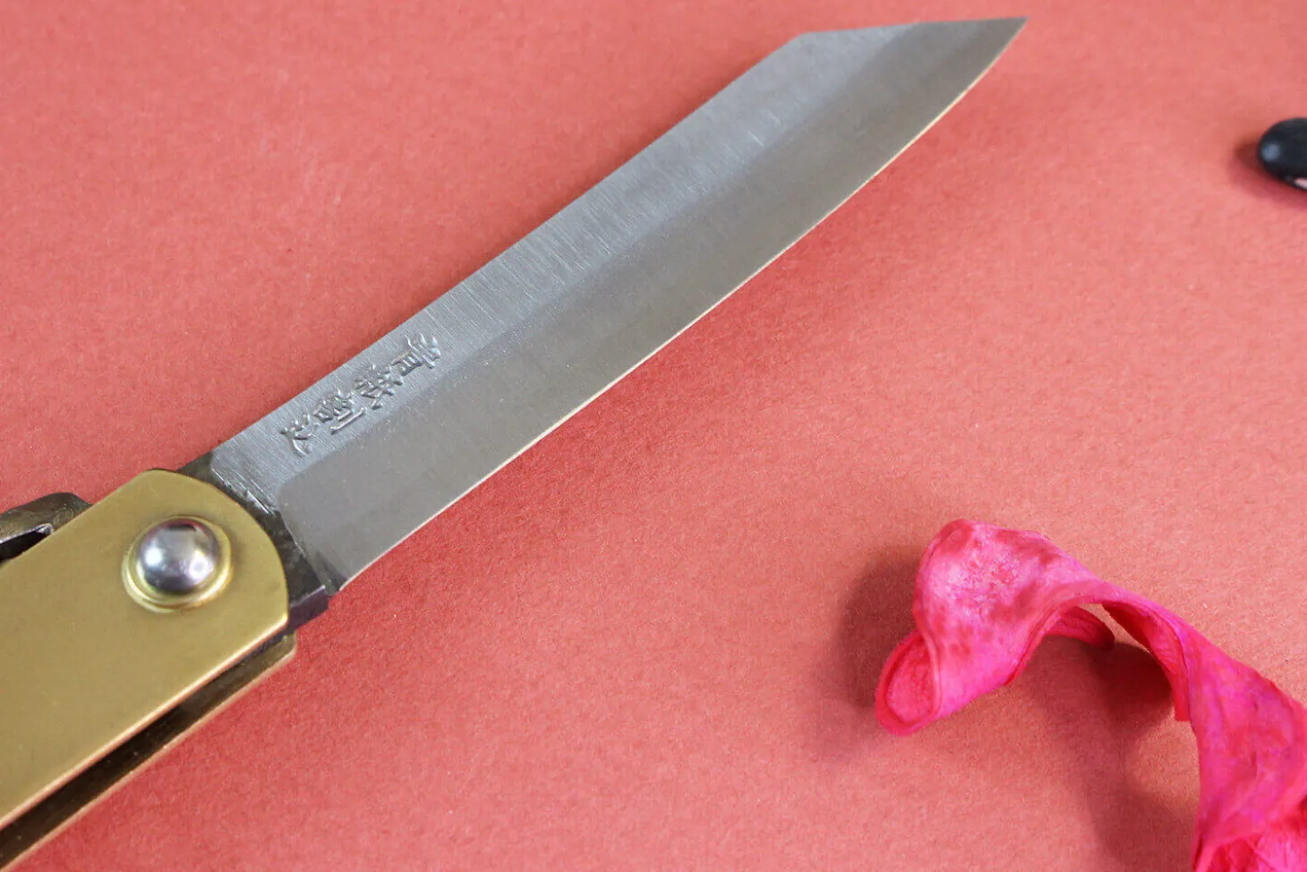 Couteau de poche Higonokami Kanetsune lame 7,5cm manche laiton