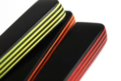 Couteau de table GÜDE Universel 10cm micro-denté manche noir/rouge