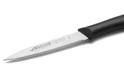 Couteau d'office Arcos Nova lame dentée en acier Nitrum manche noir 10cm